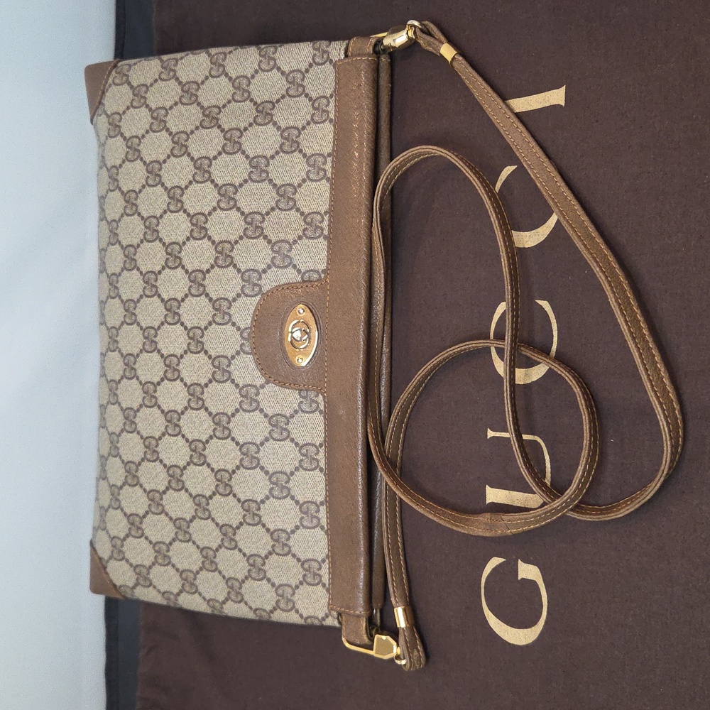 Gucci 1970's Rare convertable crossbody/clutch an archived collectible piece - Picture 13 of 16